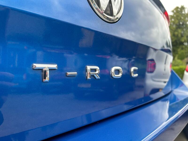 VOLKSWAGEN T-ROC