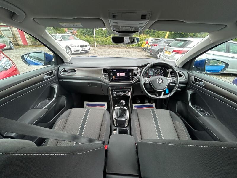 VOLKSWAGEN T-ROC