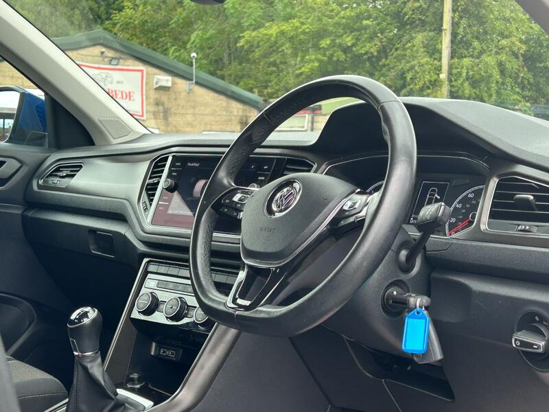 VOLKSWAGEN T-ROC