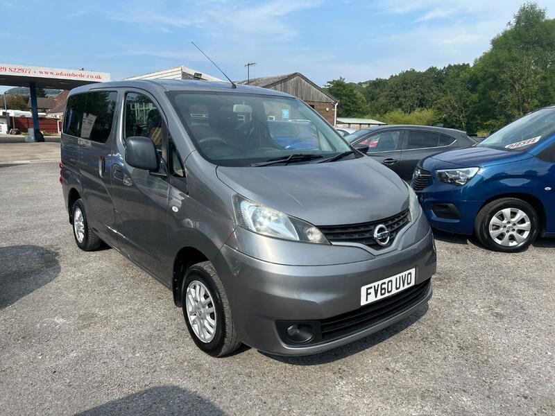 NISSAN NV200