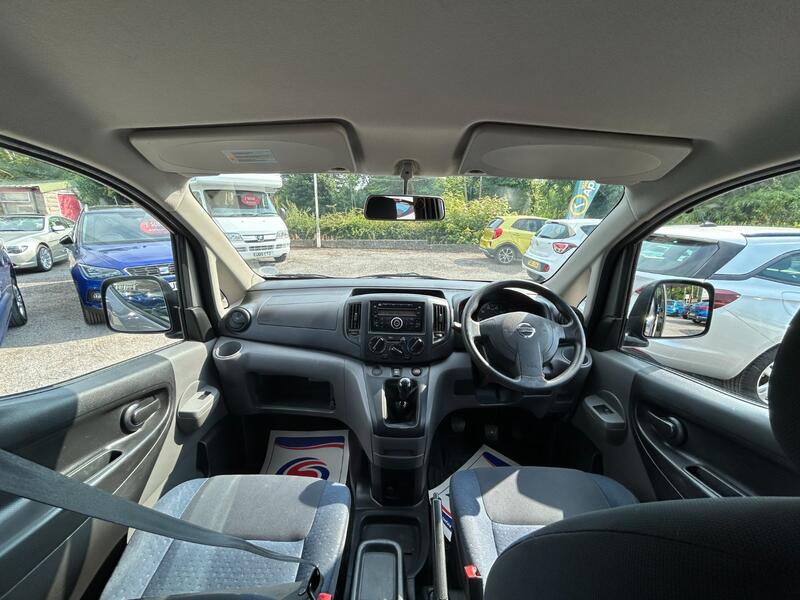 NISSAN NV200