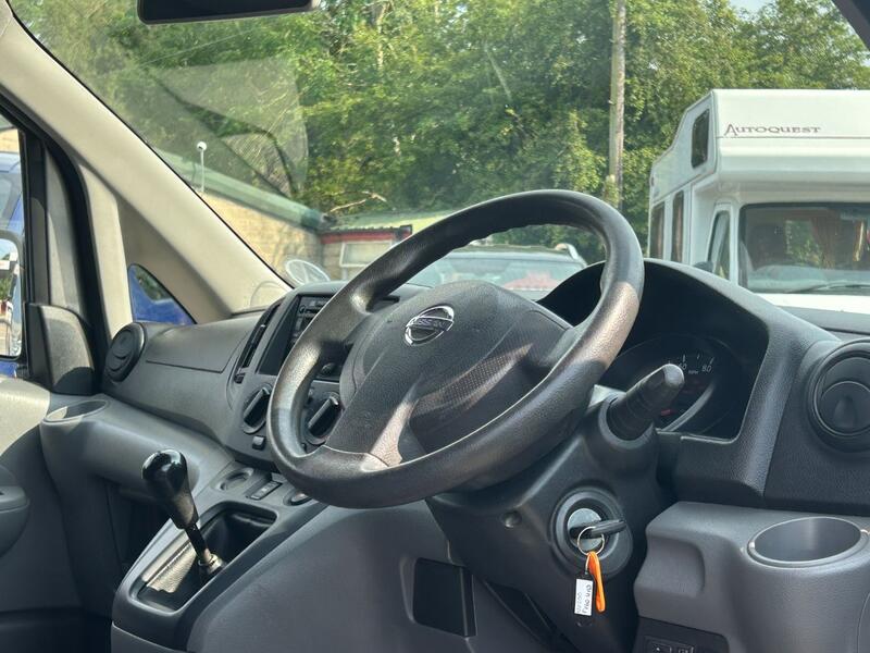 NISSAN NV200