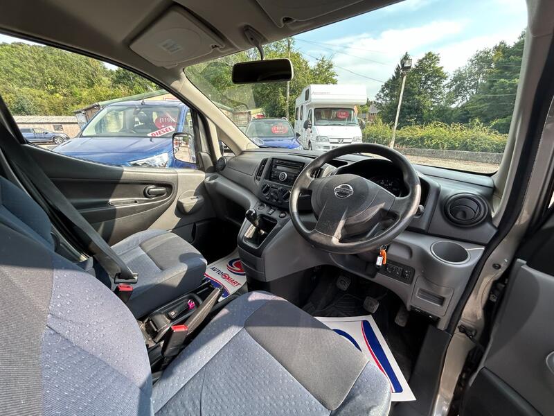 NISSAN NV200