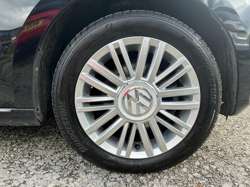 VOLKSWAGEN UP
