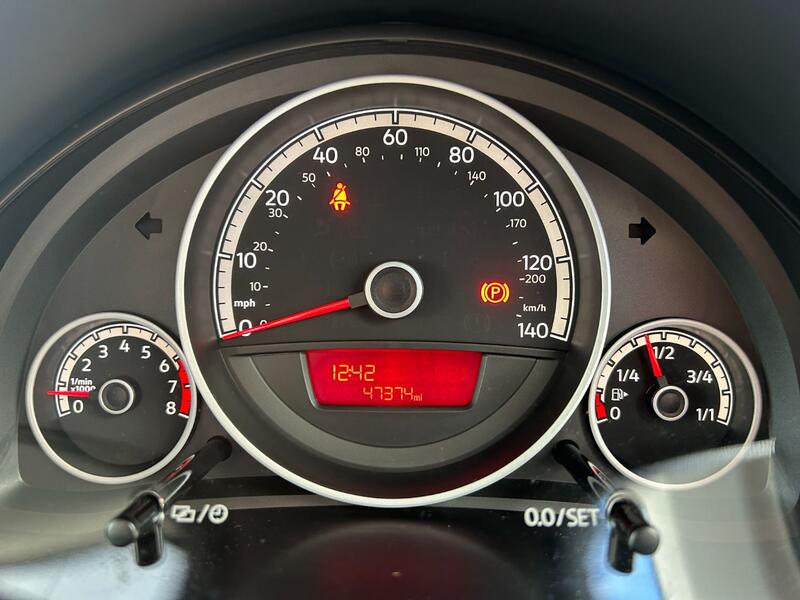 VOLKSWAGEN UP