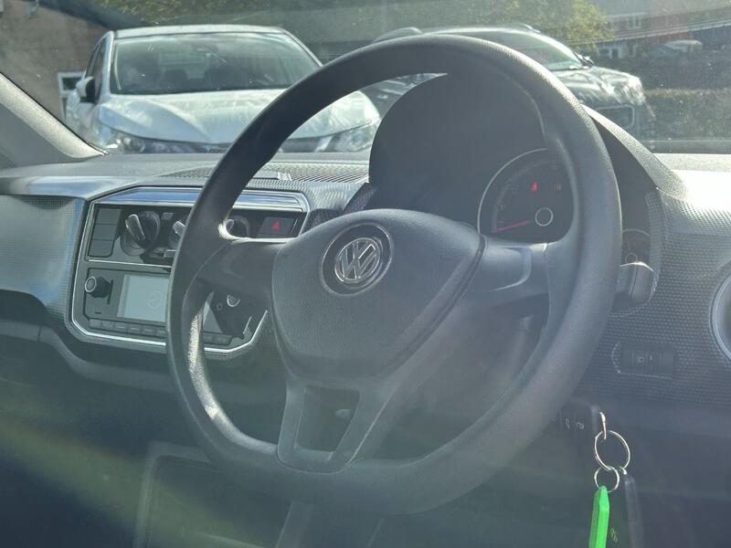 VOLKSWAGEN UP