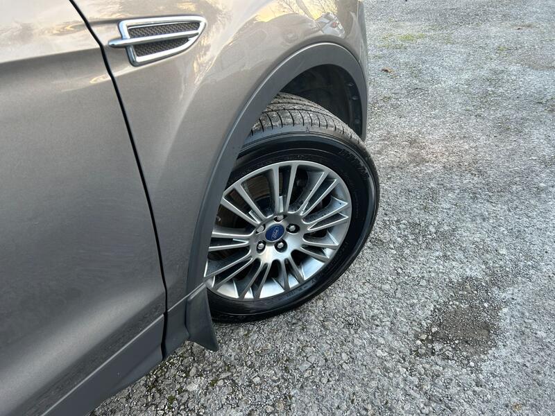 FORD KUGA