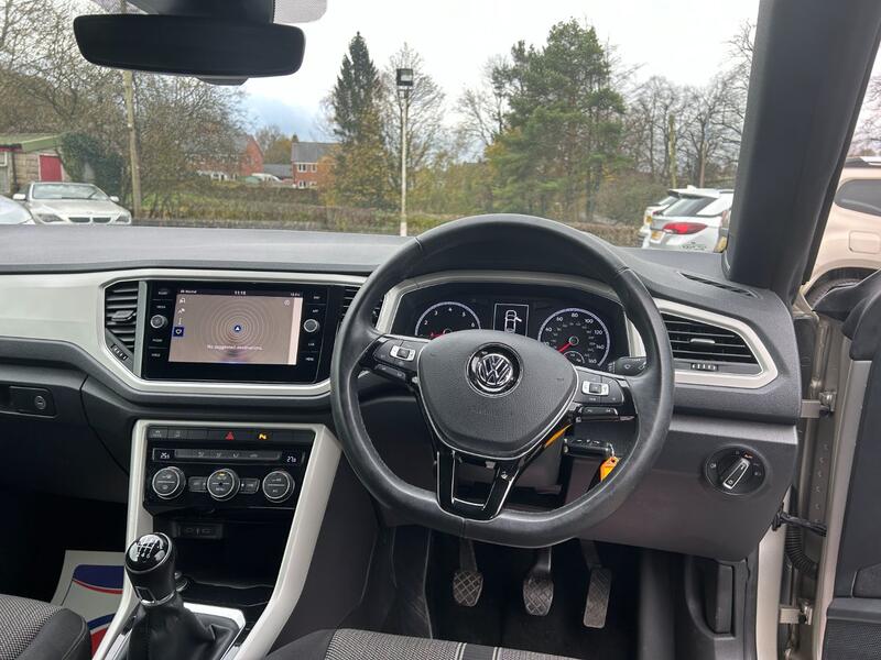 VOLKSWAGEN T-ROC