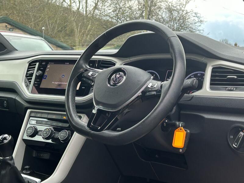 VOLKSWAGEN T-ROC