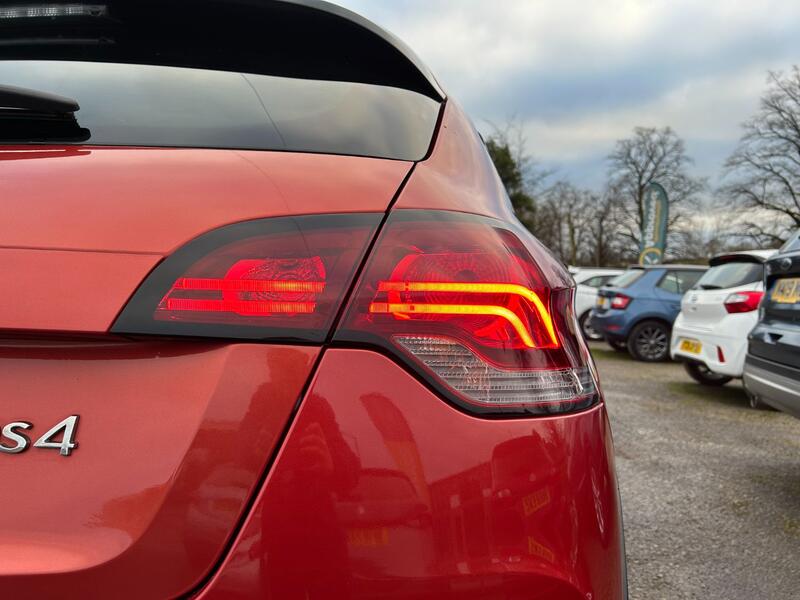 DS AUTOMOBILES DS 4 CROSSBACK