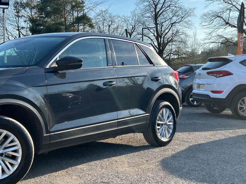 VOLKSWAGEN T-ROC