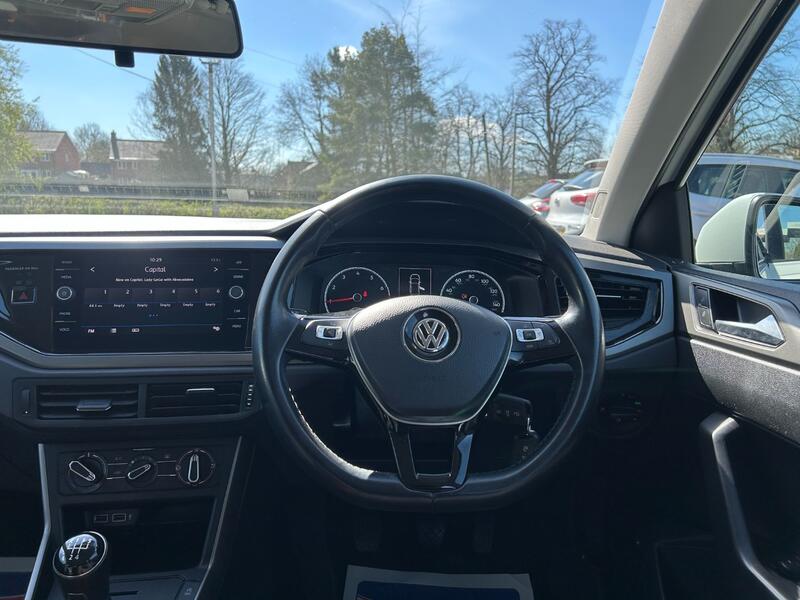VOLKSWAGEN POLO