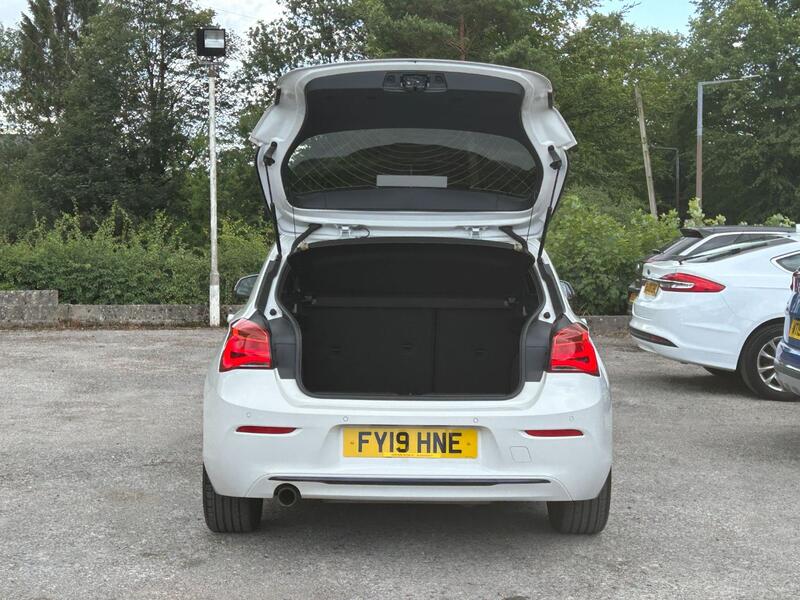 BMW 1 SERIES