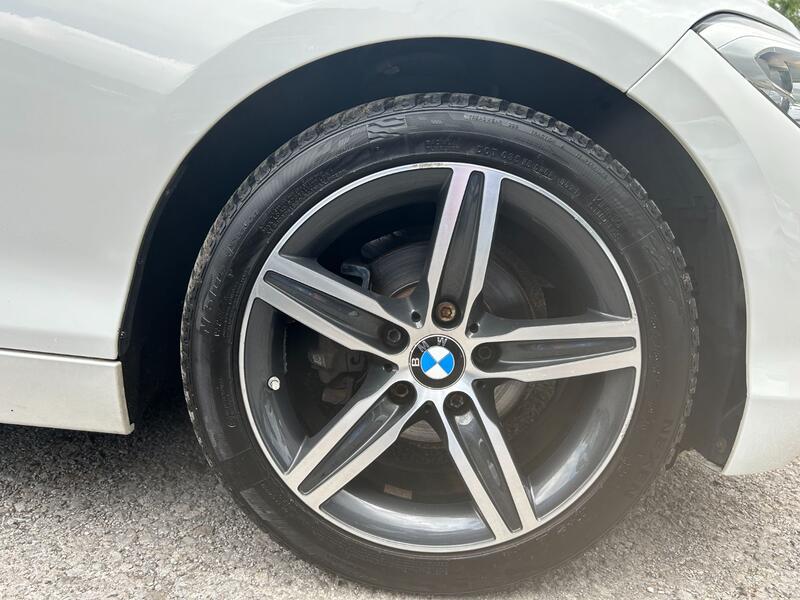 BMW 1 SERIES